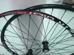 NoTubes ZTR Crest 29 Laufradsatz / Shimano XT 788 Naben -Corima Shop notubes ztr crest 29 laufradsatz shimano xt 788 naben3